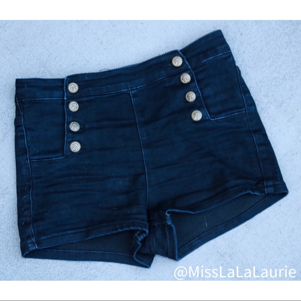 🔥Black Booty Shorts 💛🌵